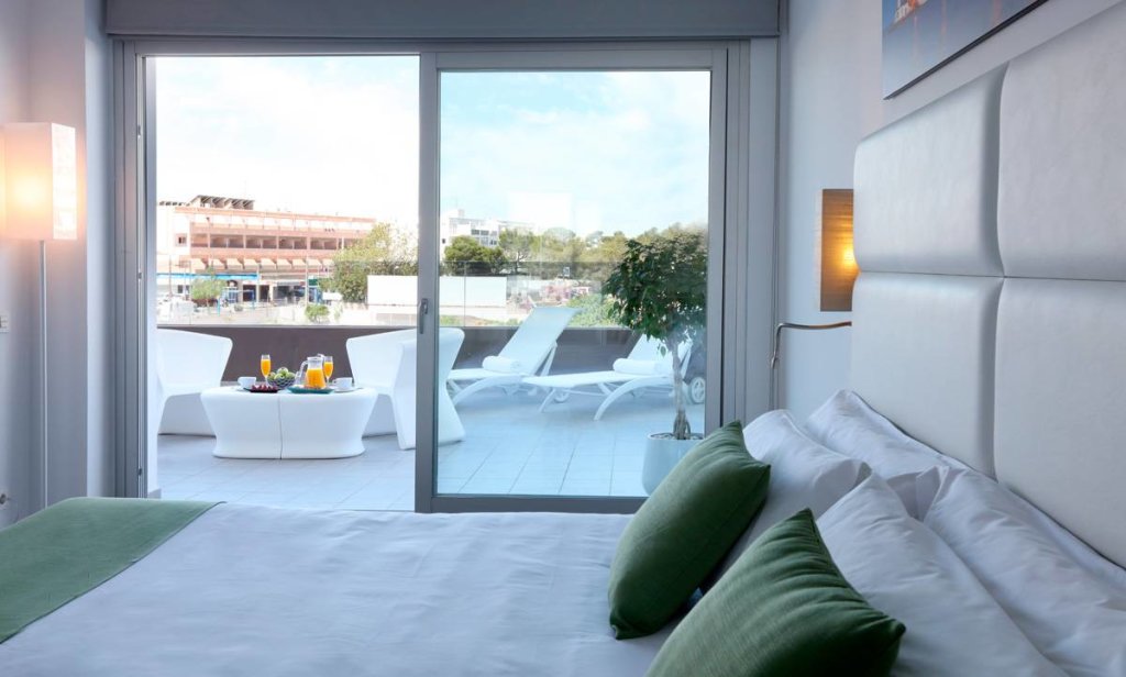 Axel Junior Suite Apartments Отель AxelBeach Ibiza Spa & Beach Club