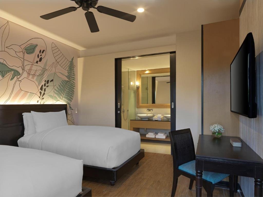 Люкс Sunset с 2 комнатами Avani Plus Mai Khao Phuket Suites