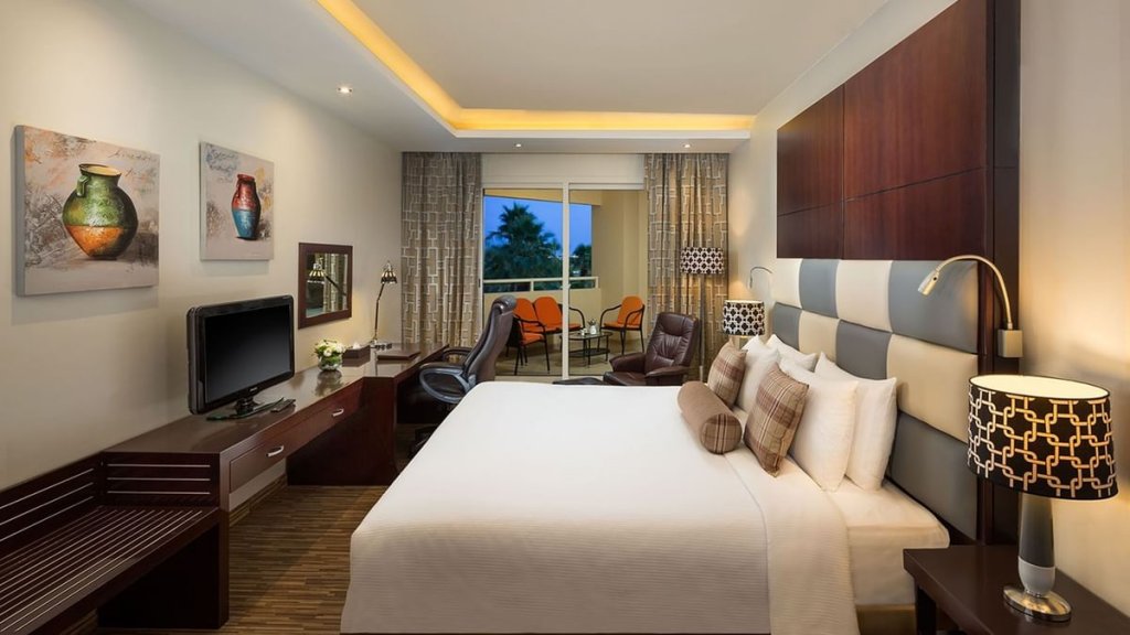Двухместный люкс Premium Metropolitan Al Mafraq Hotel