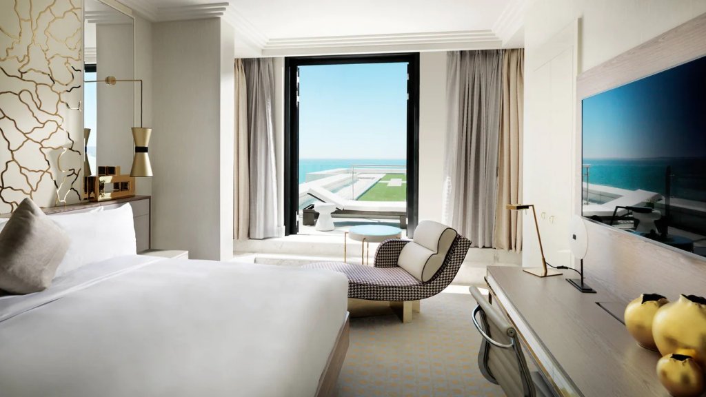 Executive Doppel M Klub Suite 1 Schlafzimmer mit Meerblick Baku Marriott Hotel Boulevard