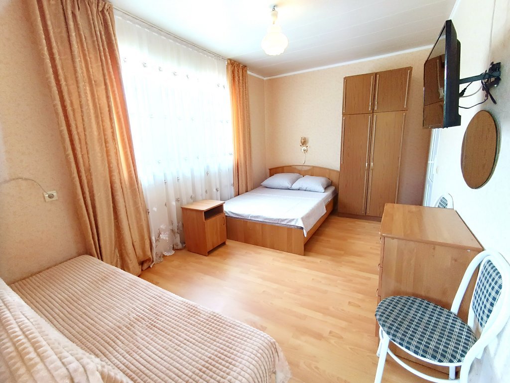 Confort quadruple suite junior Na Ulitse Krasnoarmeyskaya 56 Guest House