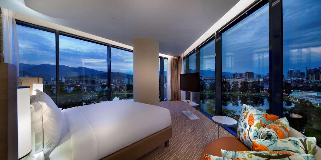 Люкс c 1 комнатой с панорамным видом Отель Hilton Батуми