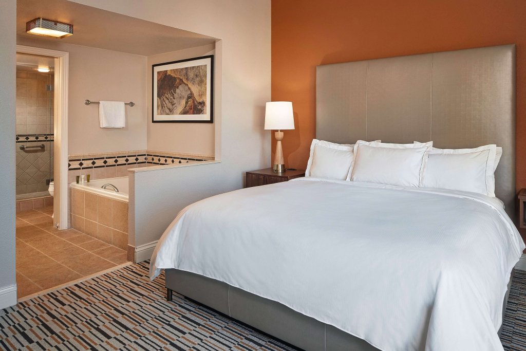 1 Bedroom Hearing Accessible with Roll-In Shower Double Suite Hilton Grand Vacations Club on the Las Vegas Strip