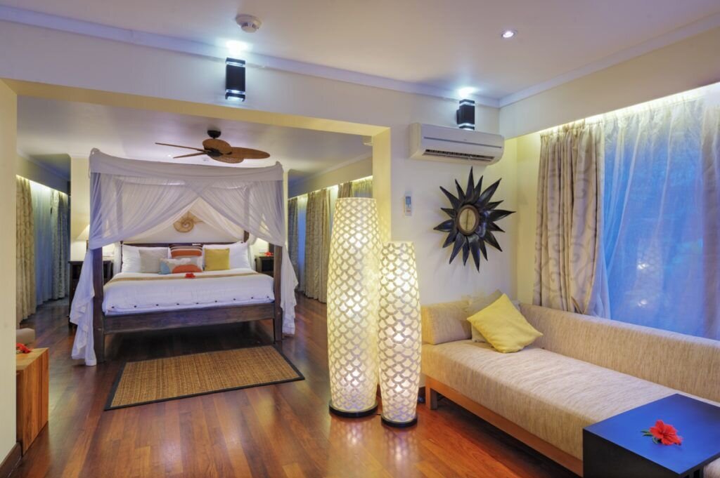 Четырёхместный люкс Pool с 2 комнатами beachfront Nanuku Resort Fiji