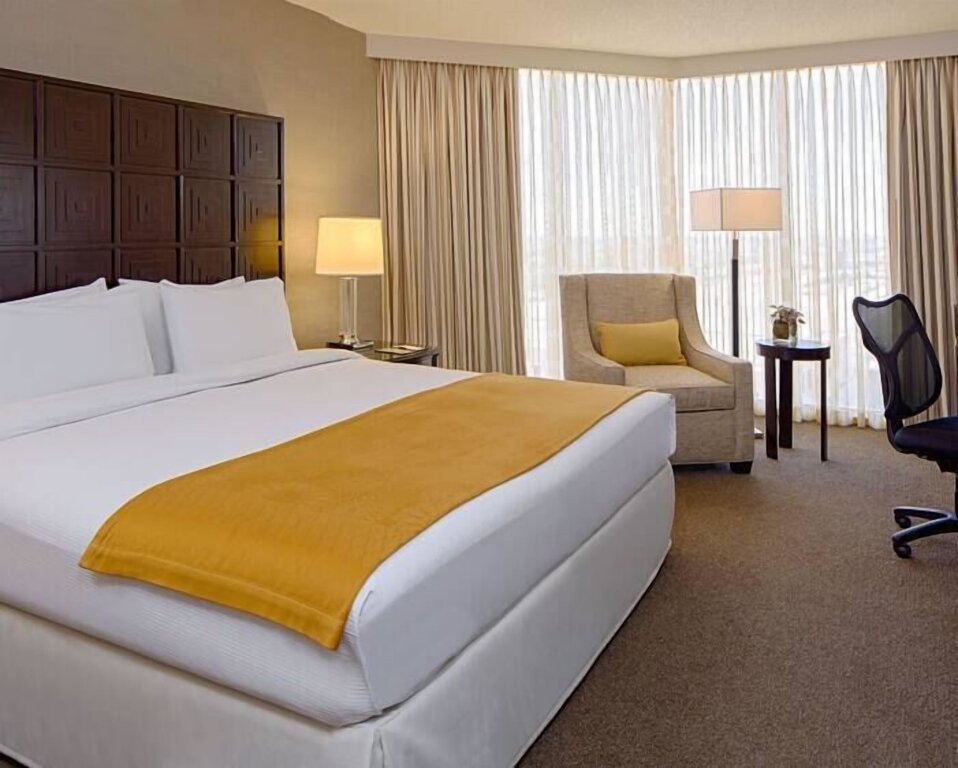 Двухместный номер Standard DoubleTree by Hilton Hotel Houston Greenway Plaza