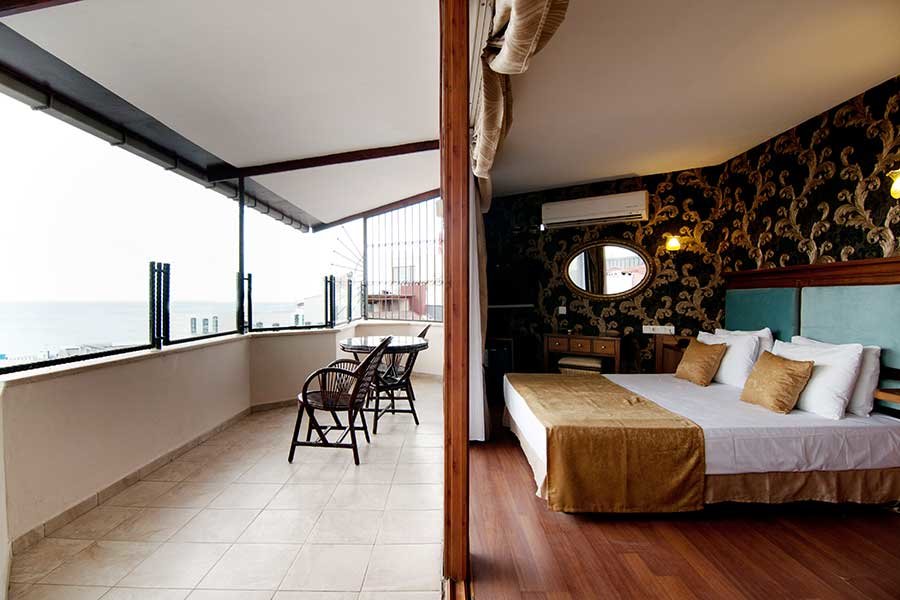 Double Suite with balcony and with sea view Artefes Hotel Old City