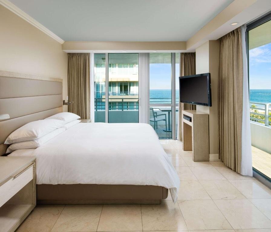 Suite doppia 1 camera da letto con balcone e con vista sull'oceano Hilton Bentley Miami/South Beach