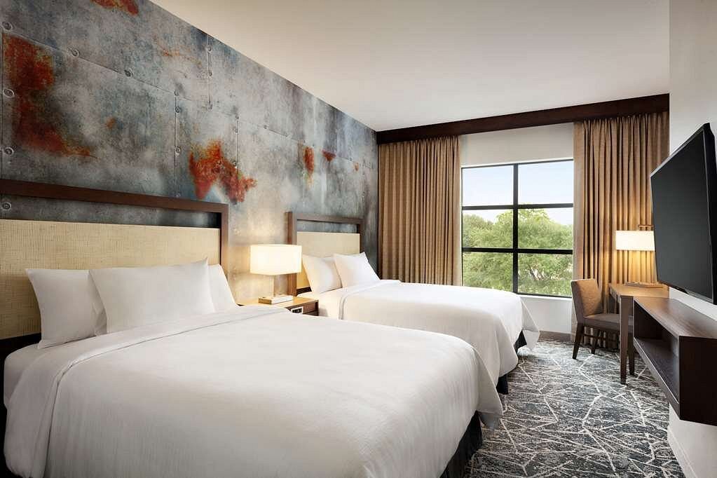 Suite 2-room Embassy Suites by Hilton San Antonio Brooks Hotel & Spa