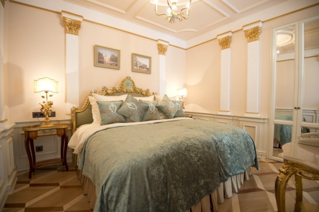 Двухместный люкс с террасой Премьер с гостиной Бутик Отель Дворец Трезини