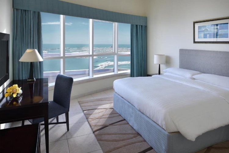 Семейный люкс с 3 комнатами с балконом Dubai Marriott Harbour Hotel And Suites