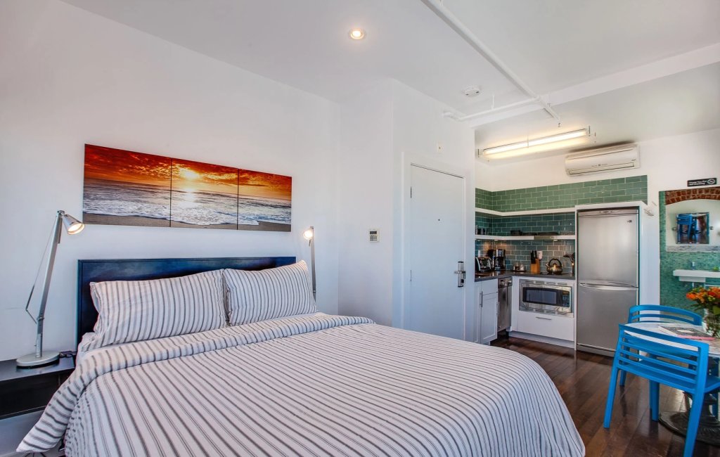 First Floor Junior Studio Suite with ocean view Venice Breeze Suites