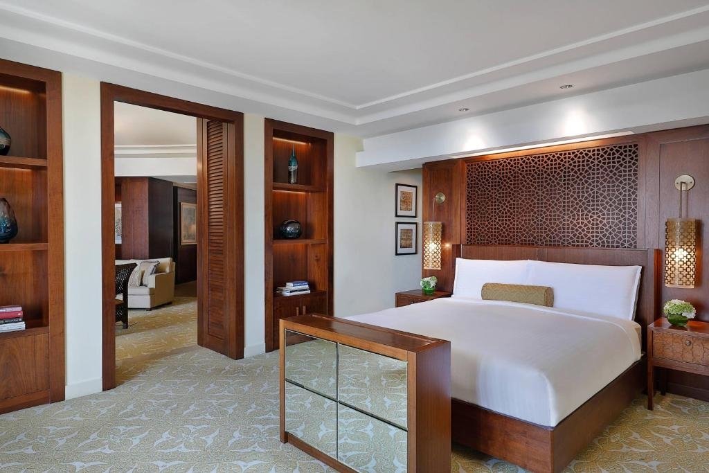 Клубный люкс Ocean c 1 комнатой Отель The Ritz-Carlton, Dubai