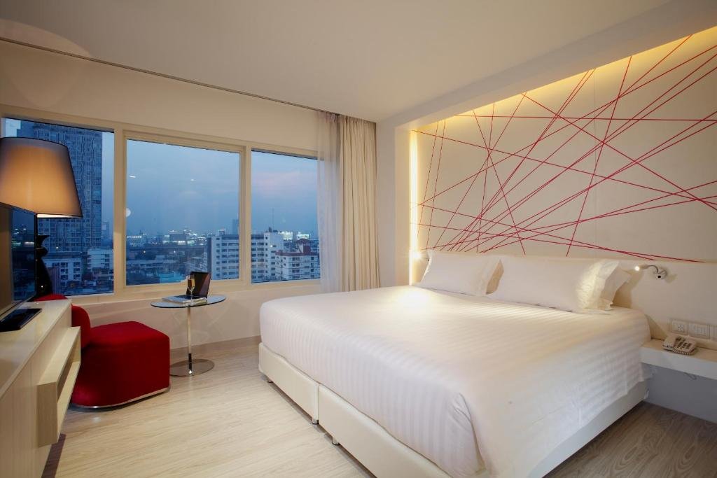Deluxe Double Suite with city view Centara Watergate Pavillion Hotel Bangkok