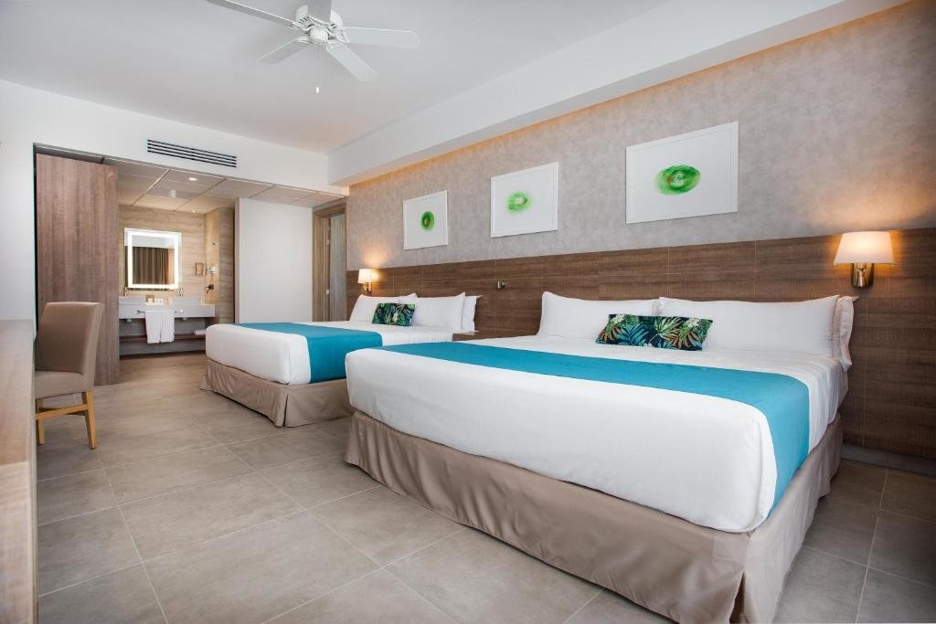 Четырёхместный люкс Luxury Master с балконом Serenade Punta Cana Beach & Spa Resort