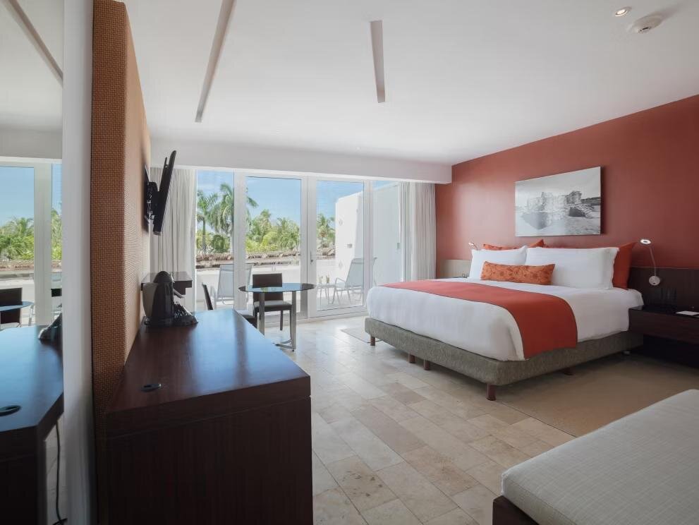 Четырёхместный номер Accessible InterContinental Presidente Cancun Resort