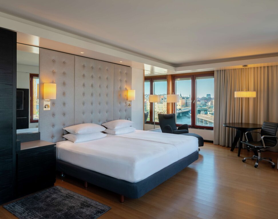 Executive Double room with view Hilton Stockholm Slussen Hotel