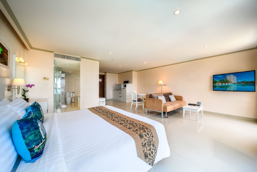 Super Deluxe Doppel Zimmer mit Balkon und mit Meerblick Andaman Beach Suites Hotel - SHA Extra Plus