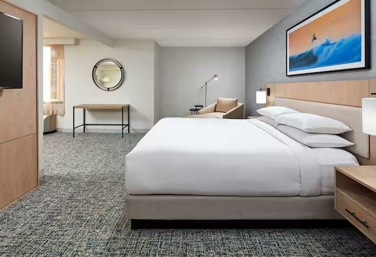 Двухместный люкс Hotel MDR Marina del Rey- a DoubleTree by Hilton