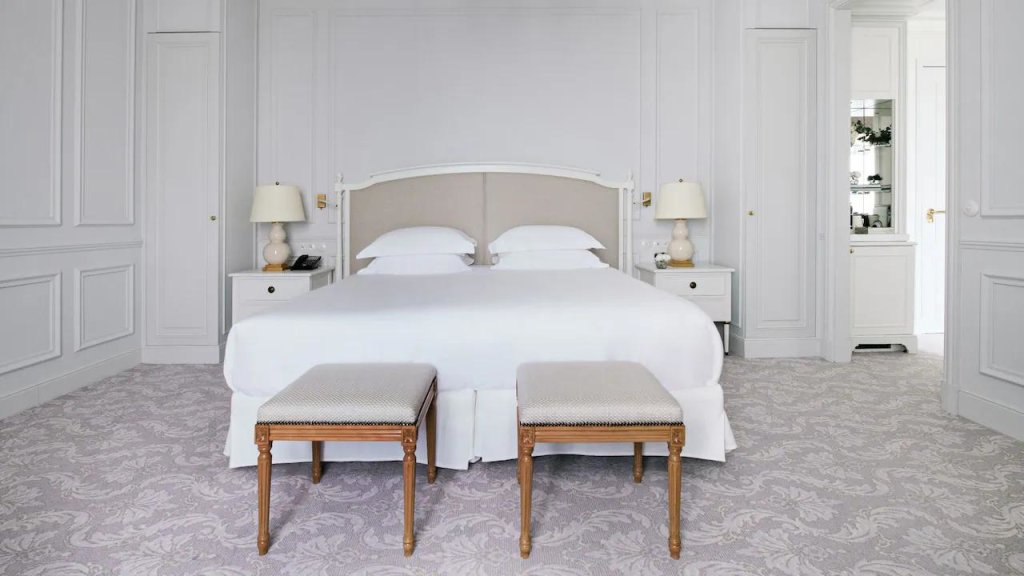 Classic Deluxe Double room with ocean view Hôtel du Palais Biarritz, in The Unbound Collection