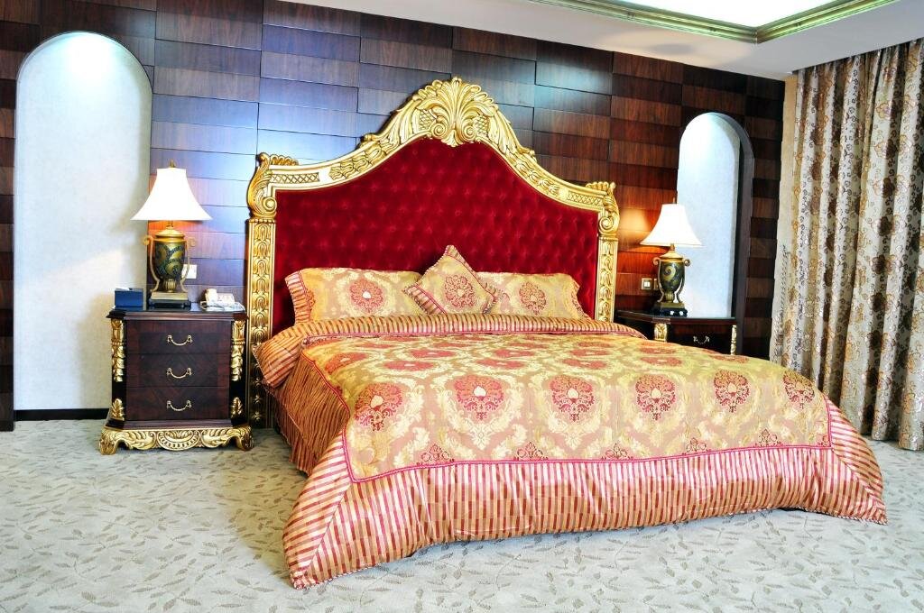 Четырёхместный люкс Royal Samaya Hotel Deira