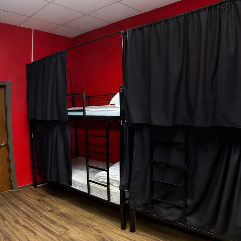 Кровать в общем номере (мужской номер) Travel Inn Хостел