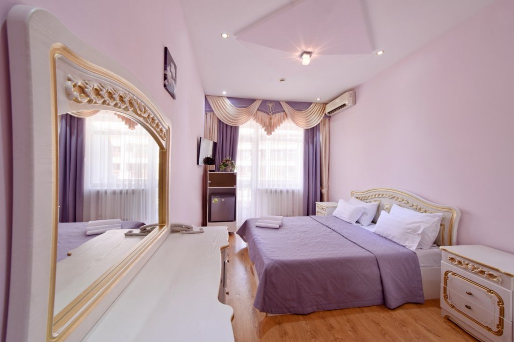 Standard Doppel Zimmer mit Balkon Raduga-Prestige Hotel
