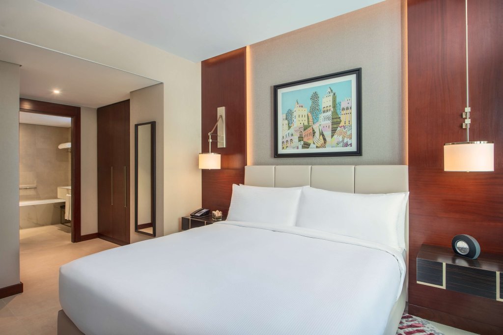 Двухместный люкс Superior c 1 комнатой с частичным видом на море Hilton Doha The Pearl
