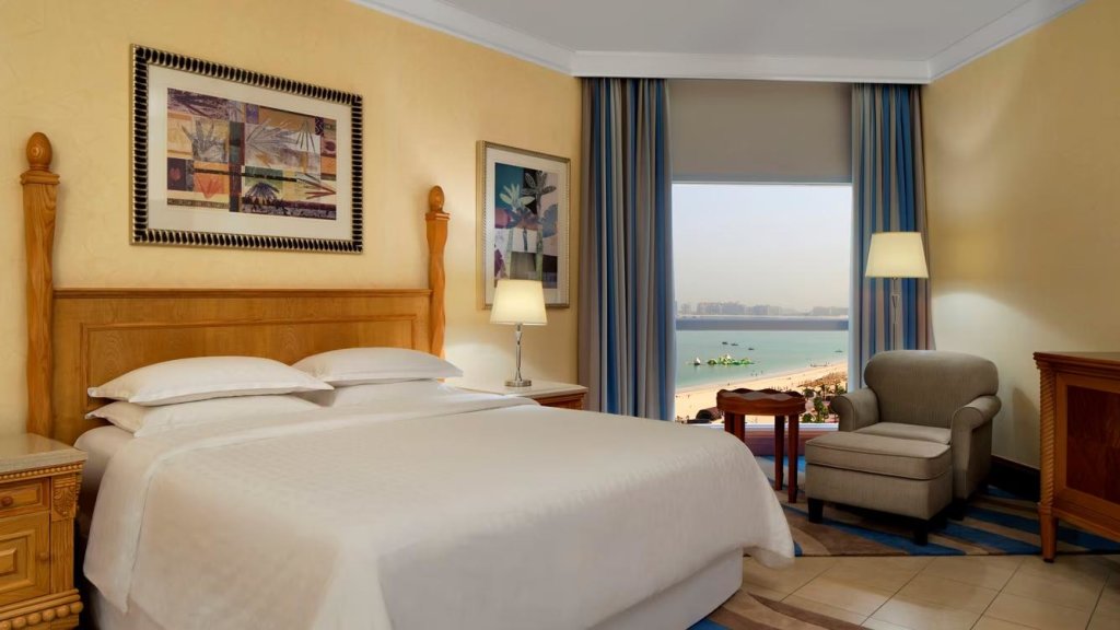 Двухместный люкс клубный JBR View Executive Sheraton Jumeirah Beach Resort