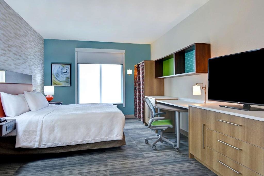 Двухместный люкс Hearing Accessible Home2 Suites By Hilton Savannah Midtown, Ga