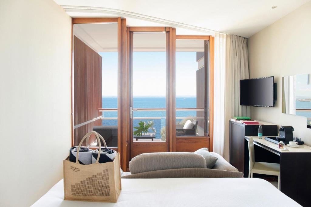 Двухместный люкс с видом на море Hotel de Mar Gran Meliá