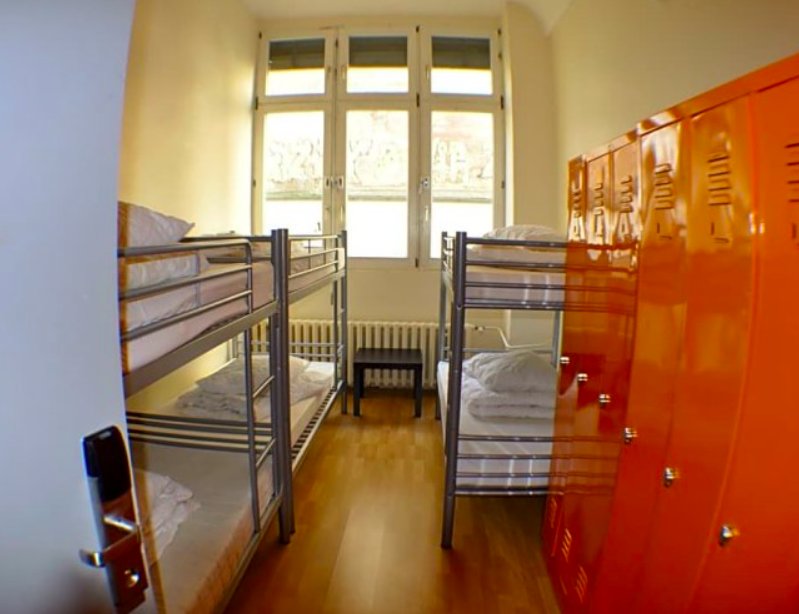 Кровать в общем номере (мужской номер) All In Hostel Berlin