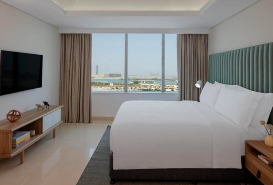 Двухместный люкс Business Staybridge Suites Dubai Internet City, an IHG Hotel