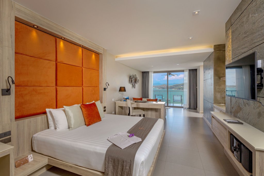 Двухместный Jacuzzi полулюкс с видом на море Cape Sienna Phuket Gourmet Hotel & Villas - SHA Extra Plus