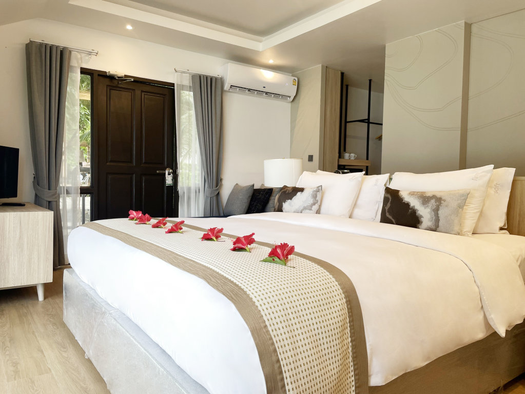 Premier Double room beachfront Phi Phi Holiday Resort - SHA Extra Plus
