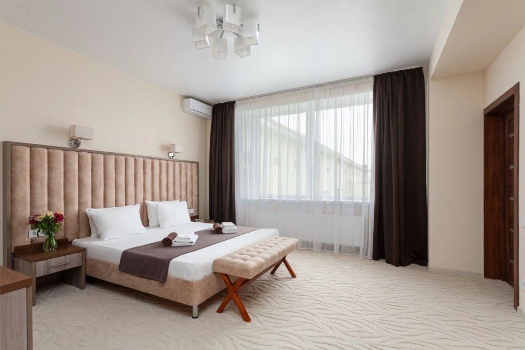 Двухместный люкс Quadruple with Sofa Bed Санаторий «Таврия»