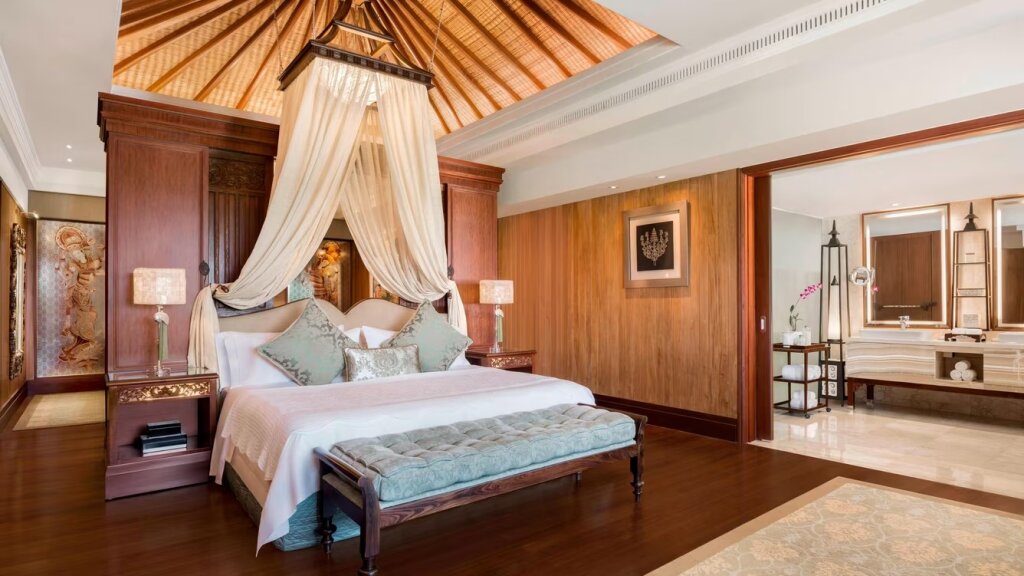 Четырёхместный люкс Grand Astor с 2 комнатами The St. Regis Bali Resort