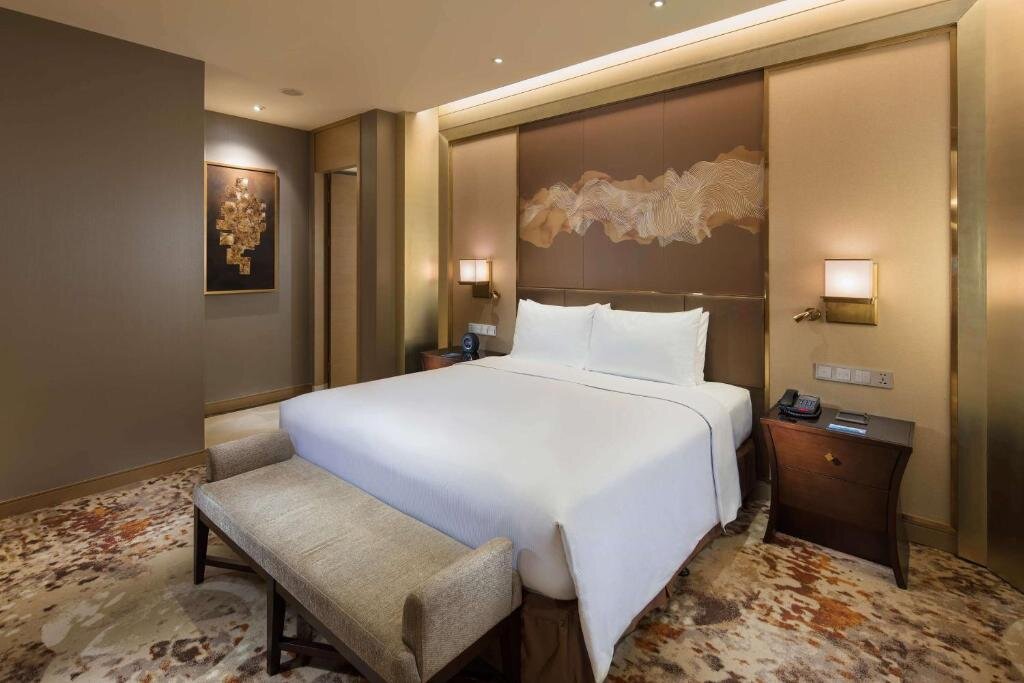 Двухместный люкс Deluxe c 1 комнатой Hilton Yantai