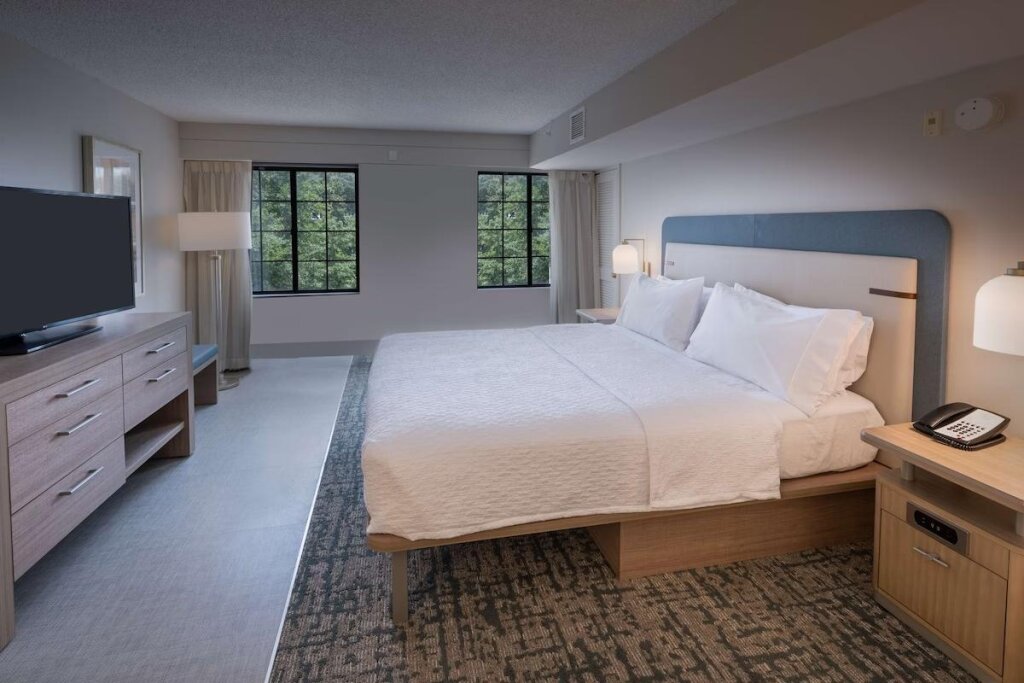 Четырёхместный люкс c 1 комнатой Homewood Suites by Hilton Atlanta Buckhead Pharr Road