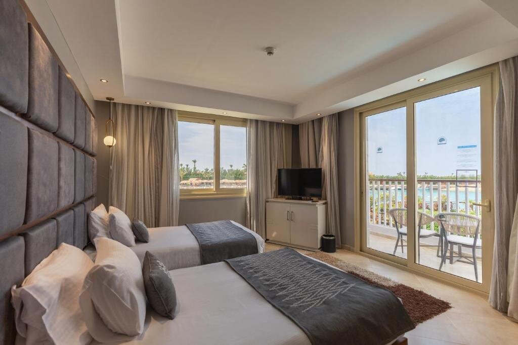 Jacuzzi Vierer Suite 2 Schlafzimmer Sunrise Crystal Bay Resort -Grand Select