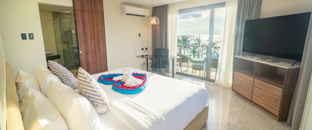 Двухместный люкс Presidential с балконом Boracay Ocean Club Beach Resort