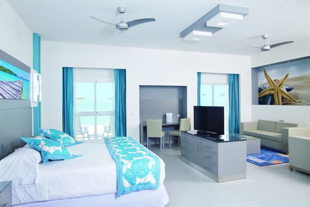 2 Bedrooms Family Suite Riu Playa Blanca