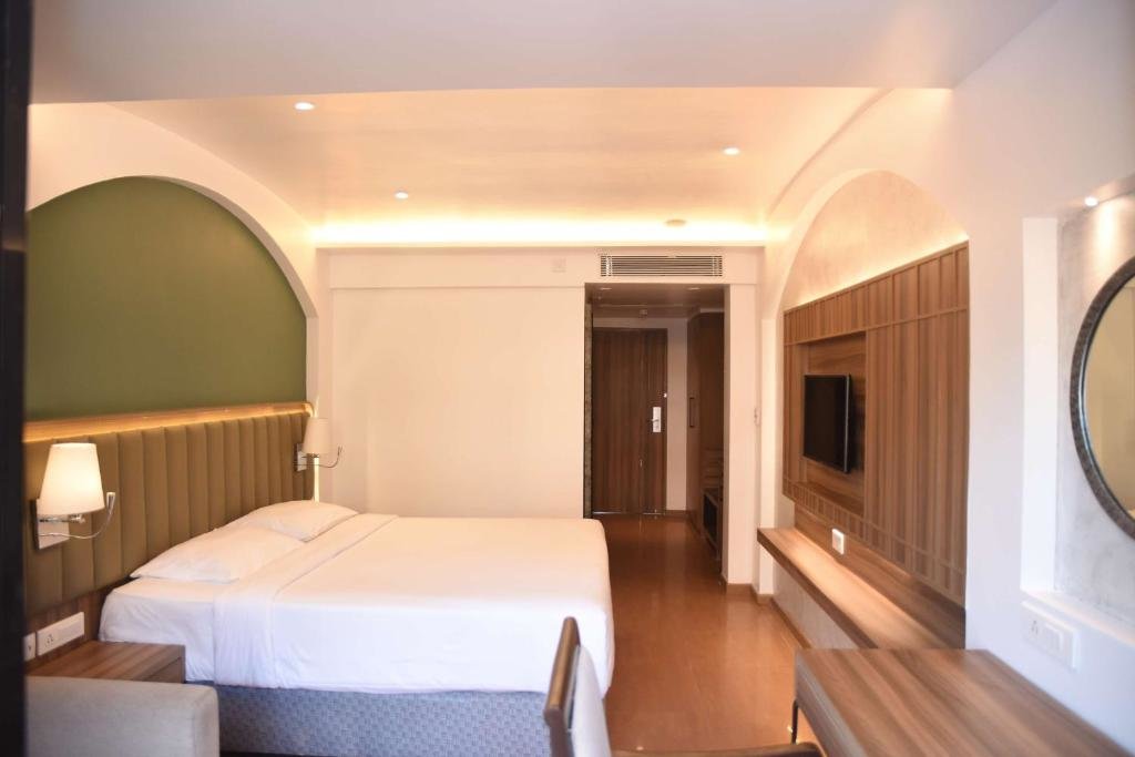 Deluxe Doppel Zimmer mit Poolblick Park Inn by Radisson Goa Candolim