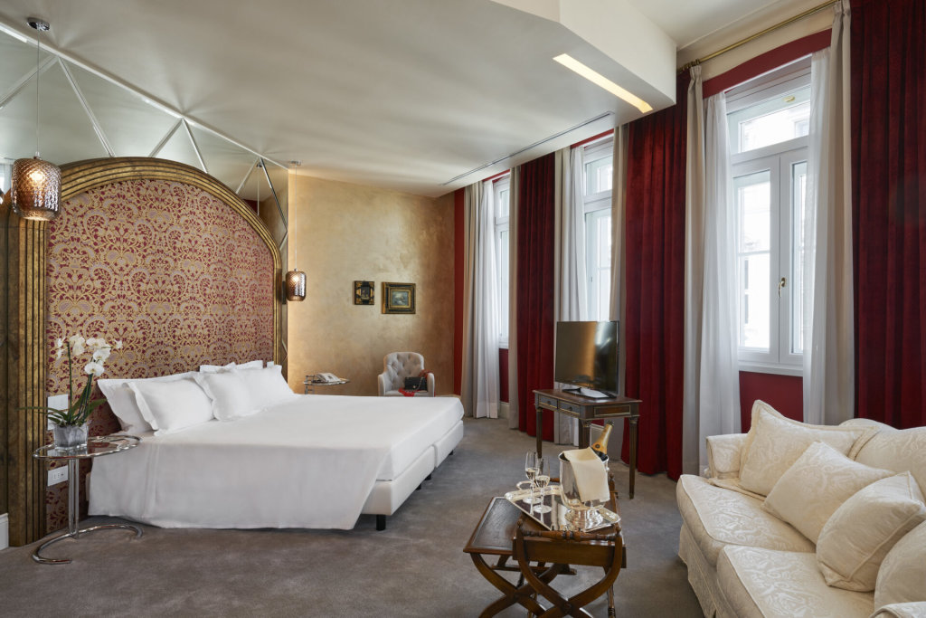 Двухместный люкс James Joyce Grand Hotel Duchi d'Aosta
