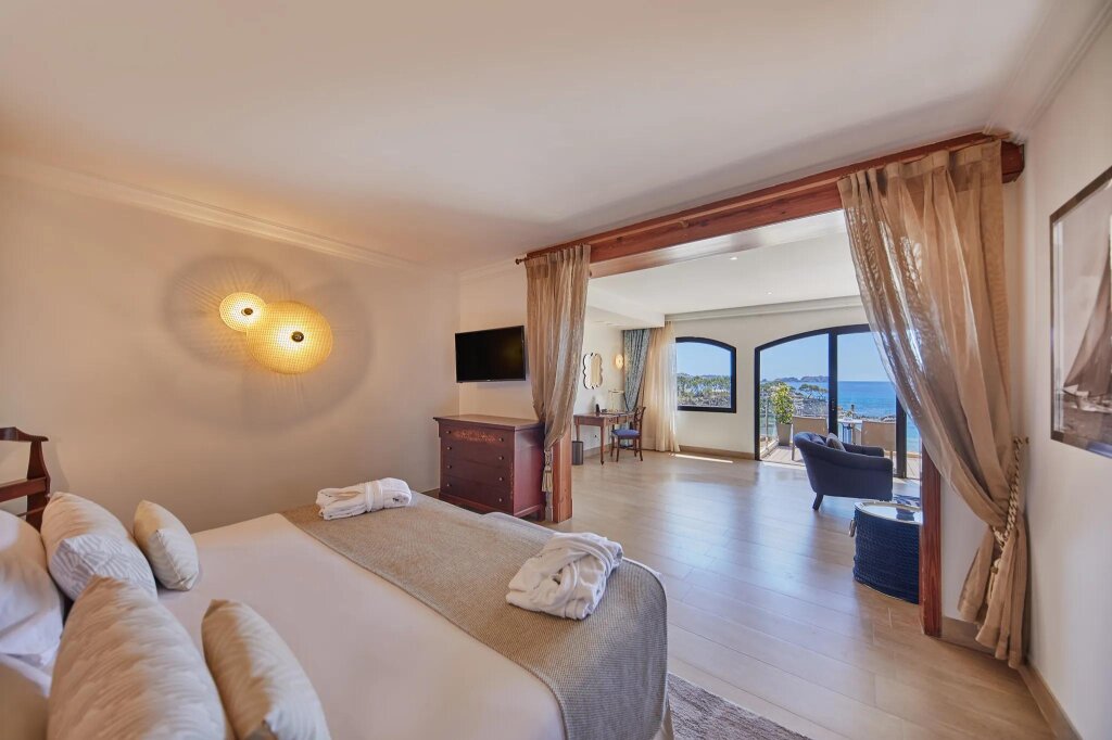 Presidential Preferred Club  Suite seafront Secrets Mallorca Villamil Resort & Spa