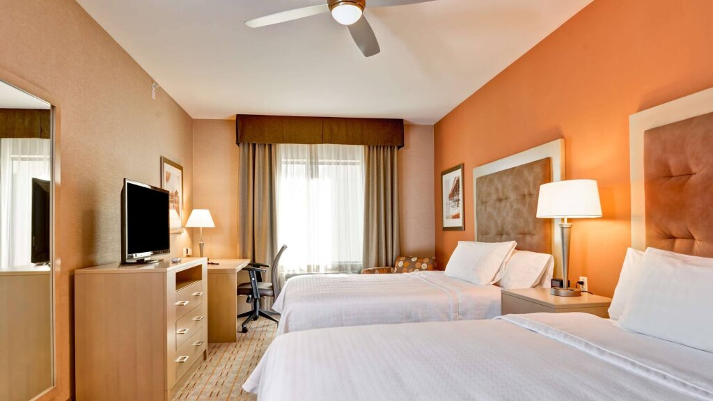 Четырёхместный люкс c 1 комнатой Homewood Suites by Hilton Anaheim Conv Ctr/Disneyland Main