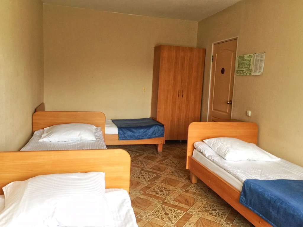 Habitación cuádruple Económica Amaks Kurgan Hotel
