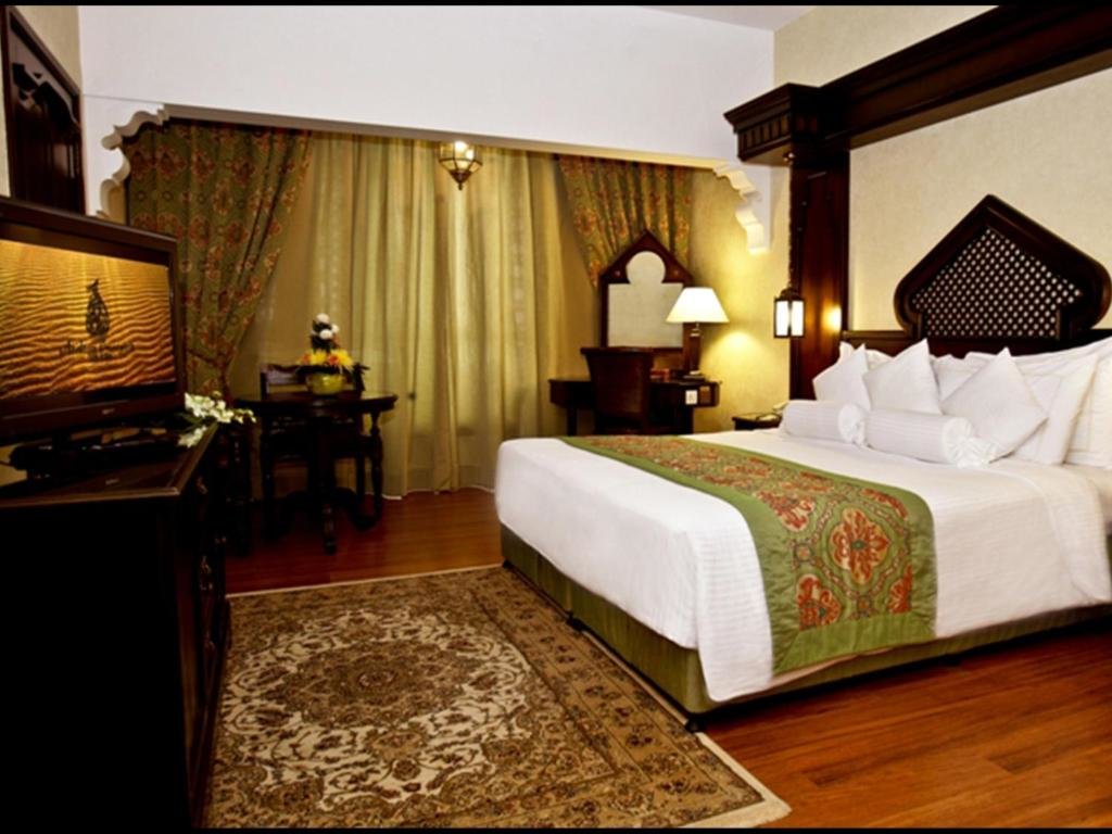 Двухместный номер Executive Arabian Courtyard Hotel & Spa
