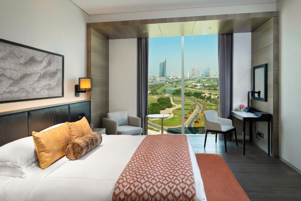 Двухместный Junior Suite Golf View Taj Jumeirah Lakes Towers