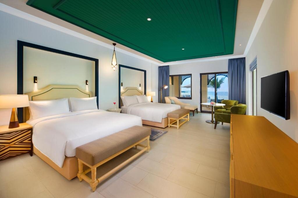 Четырёхместный номер Hilton Ras Al Khaimah Beach Resort